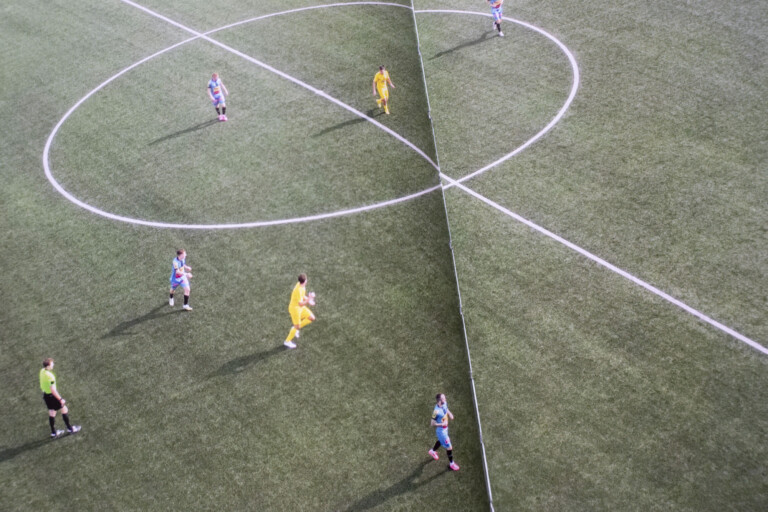 bild aus dem buch austria 13 sportanker und bolzplatz